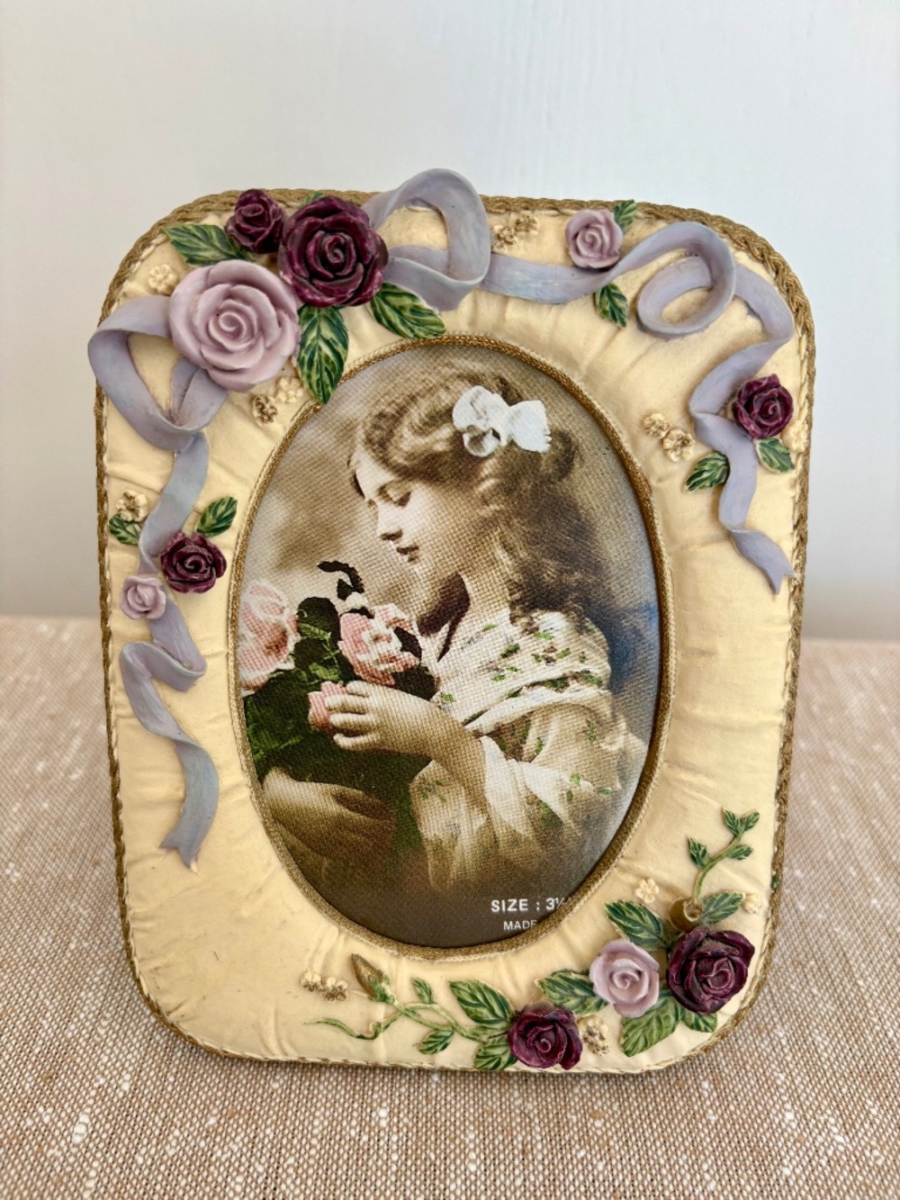 Vintage Victorian Style Floral Resin Oval Picture Frame Roses Ribbon Cottagecore